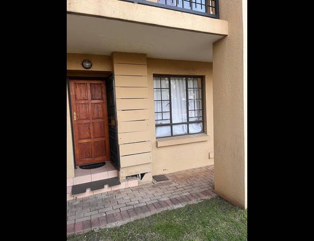 2 BEDROOM TOWNHOUSE FOR SALE IN SAGEWOOD